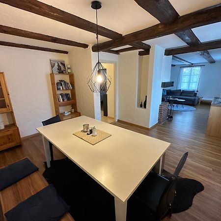 Charmante 3,5 Zimmer Wohnung In Bauernhaus Volketswil Экстерьер фото